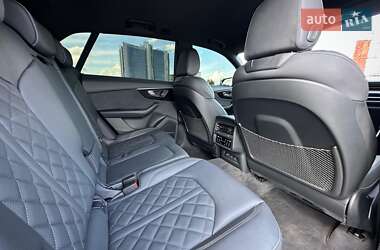 Позашляховик / Кросовер Audi Q8 2024 в 