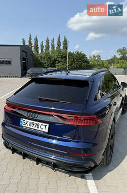 Внедорожник / Кроссовер Audi Q8 2019 в 