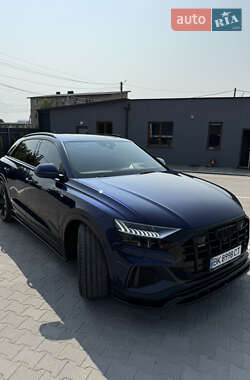 Внедорожник / Кроссовер Audi Q8 2019 в 