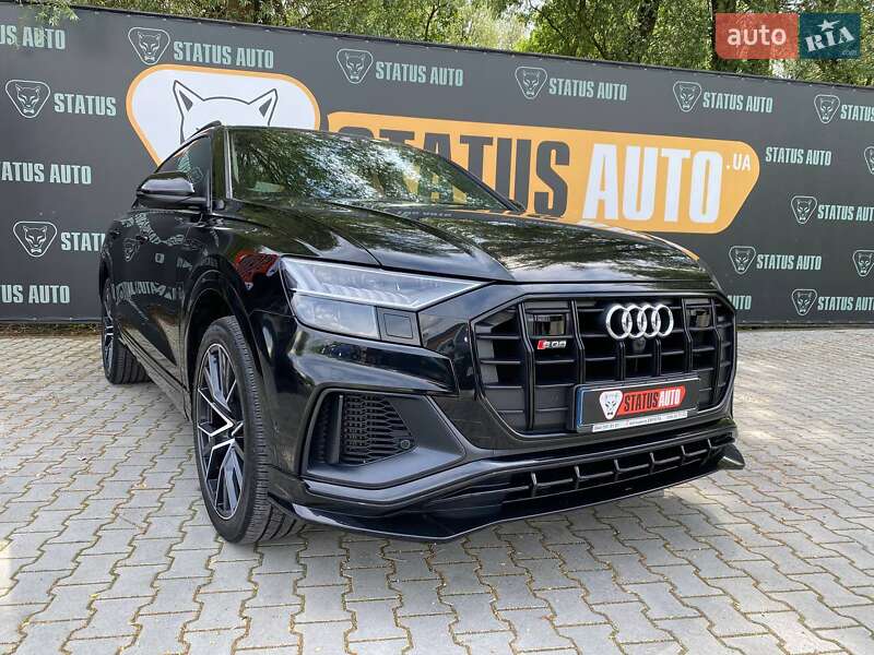 Внедорожник / Кроссовер Audi Q8 2021 в 