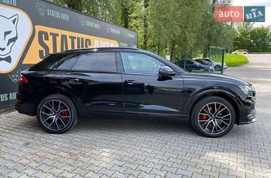 Внедорожник / Кроссовер Audi Q8 2021 в 