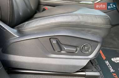 Внедорожник / Кроссовер Audi Q8 2021 в 