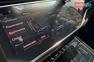 Позашляховик / Кросовер Audi Q8 2022 в 