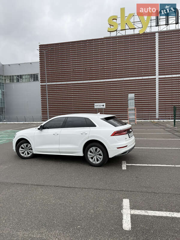 Внедорожник / Кроссовер Audi Q8 2019 в Киеве