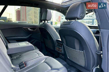 Позашляховик / Кросовер Audi Q8 2019 в 