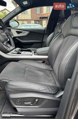 Внедорожник / Кроссовер Audi Q8 2023 в 