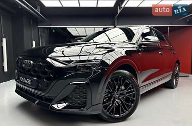 Позашляховик / Кросовер Audi Q8 2025 в 