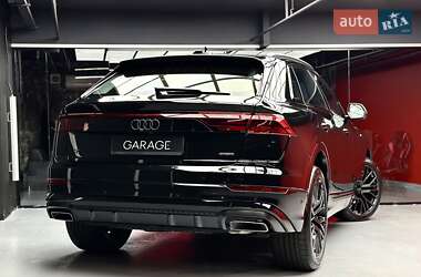 Позашляховик / Кросовер Audi Q8 2025 в 