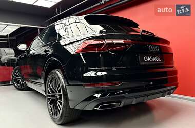 Позашляховик / Кросовер Audi Q8 2025 в 