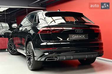 Позашляховик / Кросовер Audi Q8 2025 в 