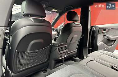 Позашляховик / Кросовер Audi Q8 2025 в 