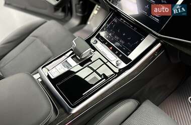 Позашляховик / Кросовер Audi Q8 2025 в 