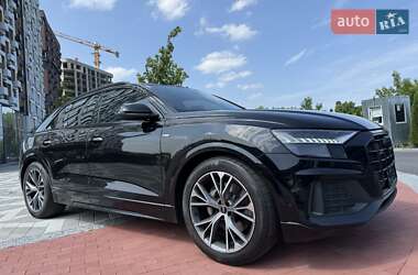 Внедорожник / Кроссовер Audi Q8 2023 в 