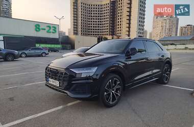 Внедорожник / Кроссовер Audi Q8 2021 в 