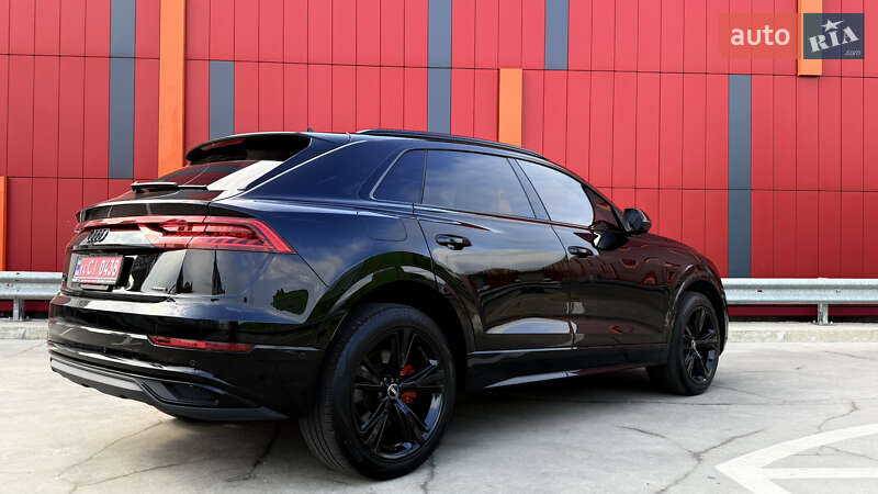 Внедорожник / Кроссовер Audi Q8 2019 в Киеве