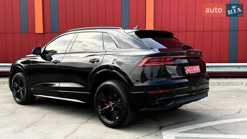 Внедорожник / Кроссовер Audi Q8 2019 в Киеве