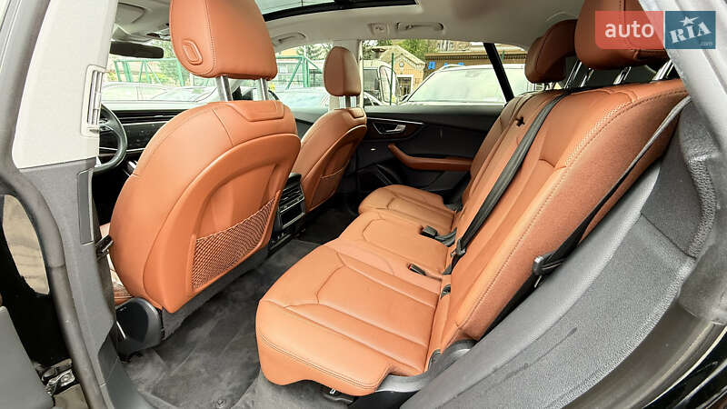Внедорожник / Кроссовер Audi Q8 2019 в Киеве