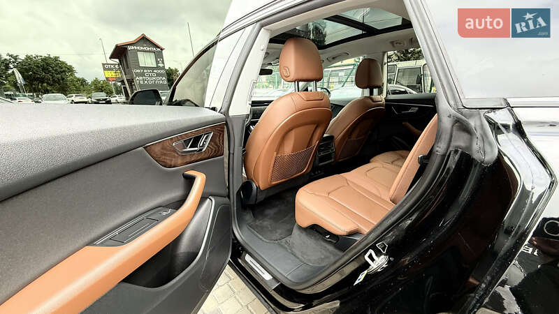 Внедорожник / Кроссовер Audi Q8 2019 в Киеве