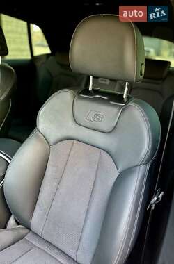 Внедорожник / Кроссовер Audi Q8 2025 в 