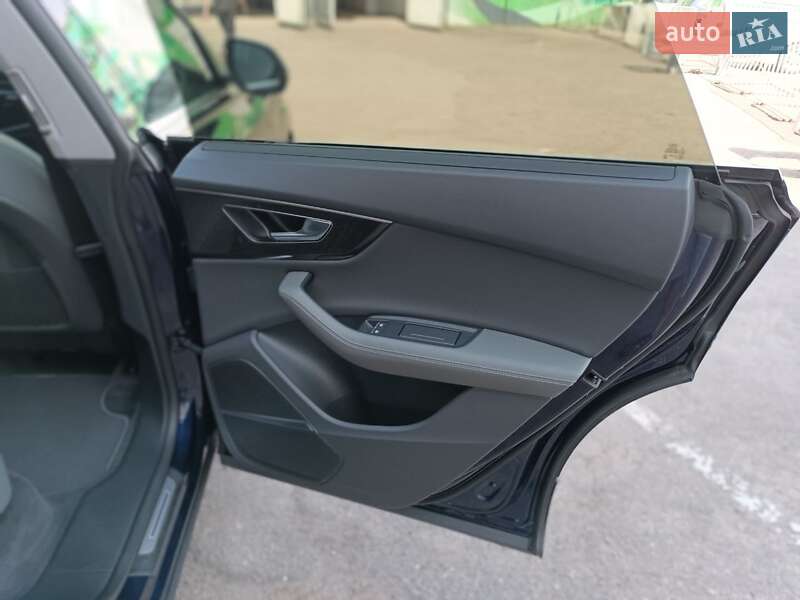 Внедорожник / Кроссовер Audi Q8 2021 в Львове