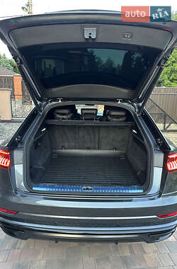 Внедорожник / Кроссовер Audi Q8 2020 в 
