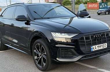 Внедорожник / Кроссовер Audi Q8 2021 в 