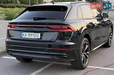 Внедорожник / Кроссовер Audi Q8 2021 в 