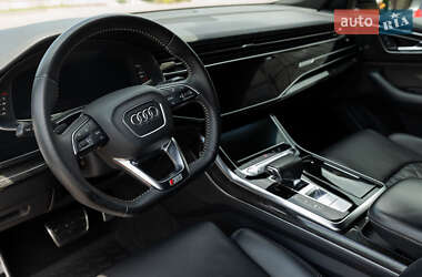 Внедорожник / Кроссовер Audi Q8 2018 в 