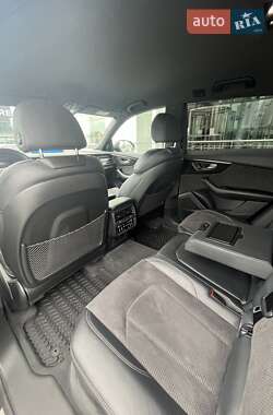 Внедорожник / Кроссовер Audi Q8 2019 в 