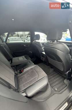 Внедорожник / Кроссовер Audi Q8 2019 в 