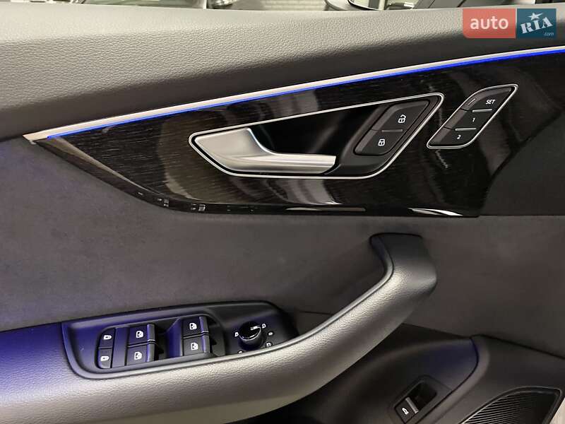 Позашляховик / Кросовер Audi Q8 2024 в Львові
