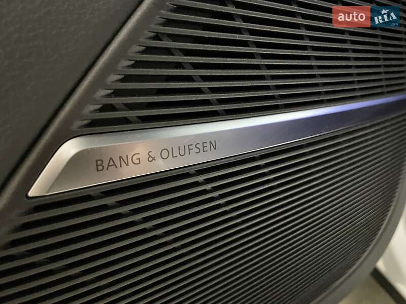 Позашляховик / Кросовер Audi Q8 2024 в Львові