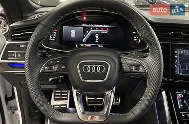 Позашляховик / Кросовер Audi Q8 2024 в 