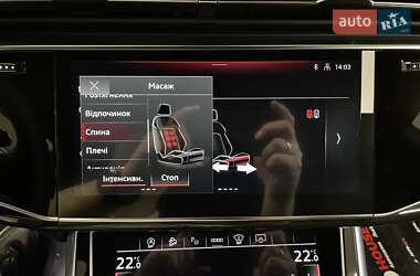 Позашляховик / Кросовер Audi Q8 2024 в 