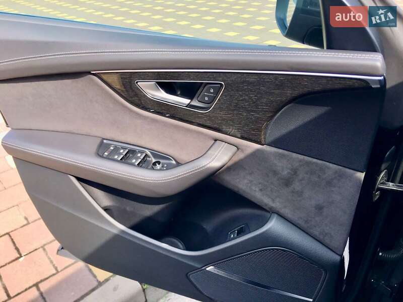 Внедорожник / Кроссовер Audi Q8 2018 в Киеве