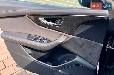 Внедорожник / Кроссовер Audi Q8 2018 в 