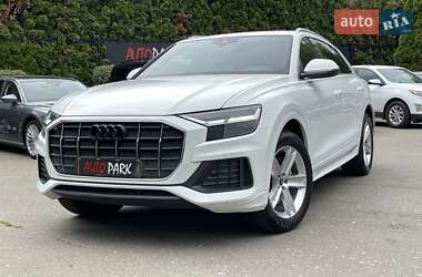 Внедорожник / Кроссовер Audi Q8 2021 в 