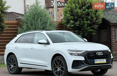 Внедорожник / Кроссовер Audi Q8 2020 в 