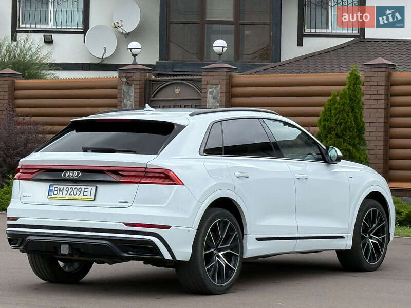 Внедорожник / Кроссовер Audi Q8 2020 в Киеве