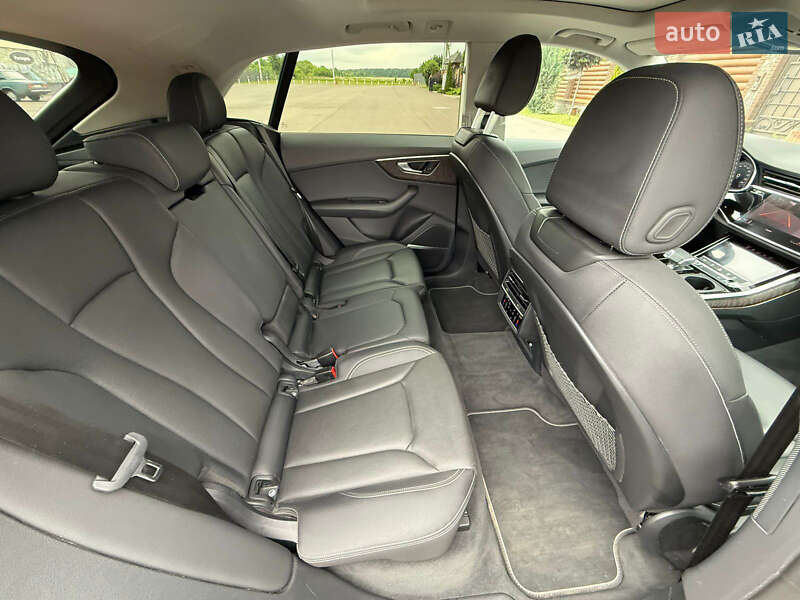 Внедорожник / Кроссовер Audi Q8 2020 в Киеве
