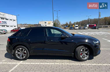 Внедорожник / Кроссовер Audi Q8 2021 в 