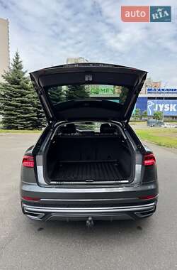 Внедорожник / Кроссовер Audi Q8 2018 в 