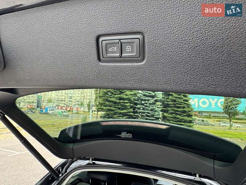 Внедорожник / Кроссовер Audi Q8 2018 в Киеве