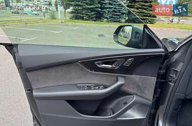 Внедорожник / Кроссовер Audi Q8 2018 в 