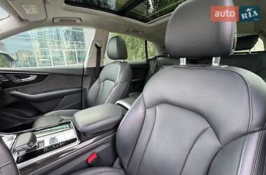 Внедорожник / Кроссовер Audi Q8 2018 в 