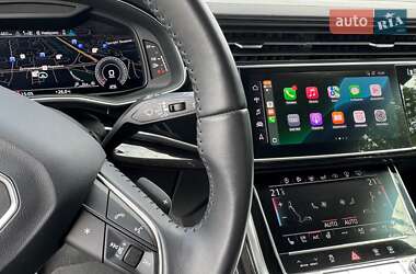 Внедорожник / Кроссовер Audi Q8 2018 в 