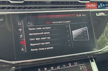 Внедорожник / Кроссовер Audi Q8 2018 в 