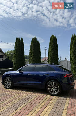 Позашляховик / Кросовер Audi Q8 2019 в 