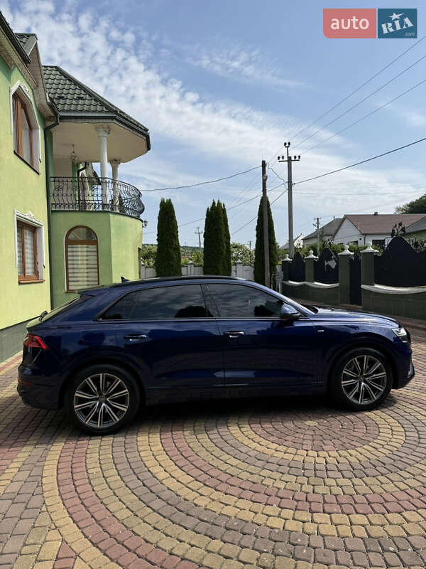 Внедорожник / Кроссовер Audi Q8 2019 в Виноградове