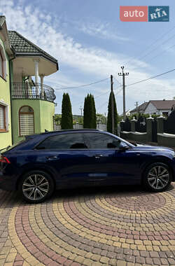 Позашляховик / Кросовер Audi Q8 2019 в 